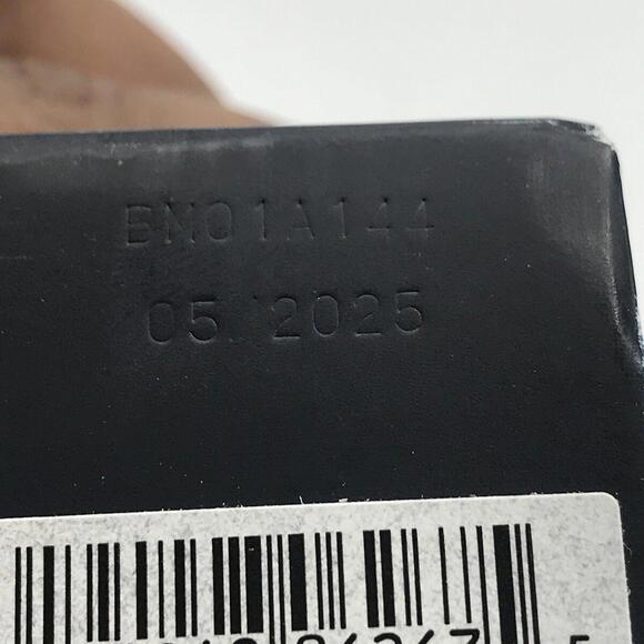 Bare Minerals~BarePro Skin-Perfecting Matte Liquid Foundation Light 27 Neutral - Picture 6 of 6